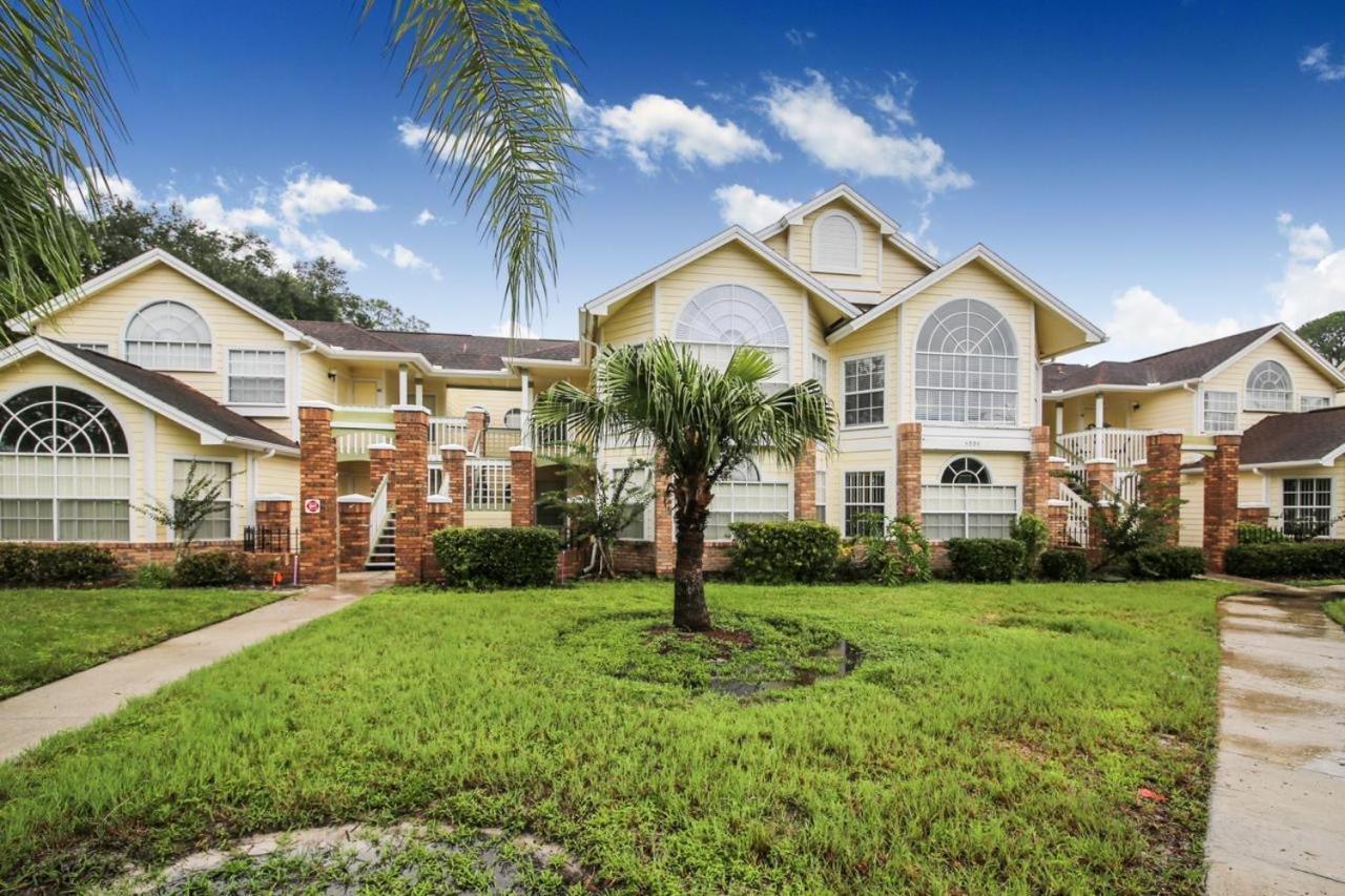 Luxury 3br Near World Apartment